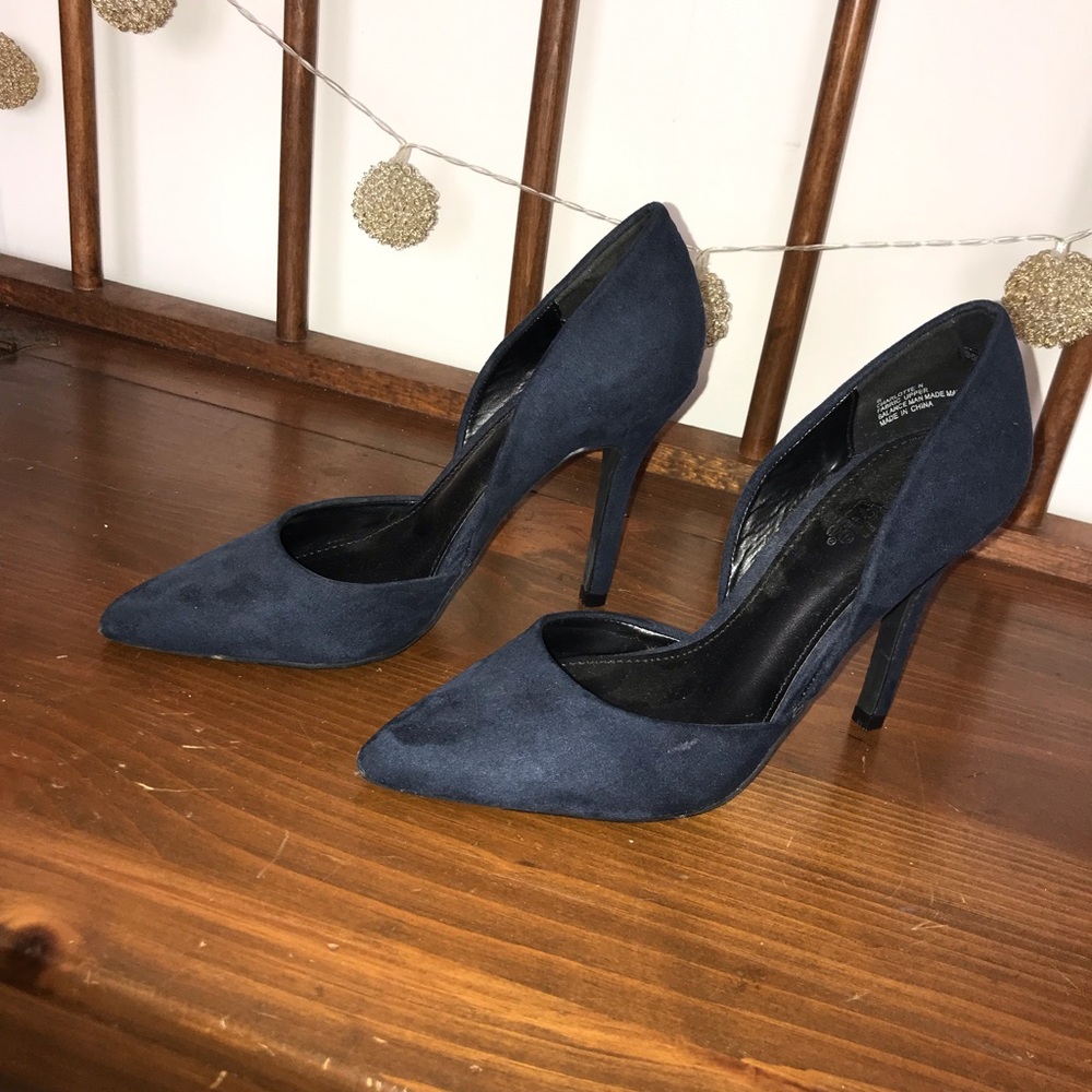 Pointed toe heels - Picture 3 of 4